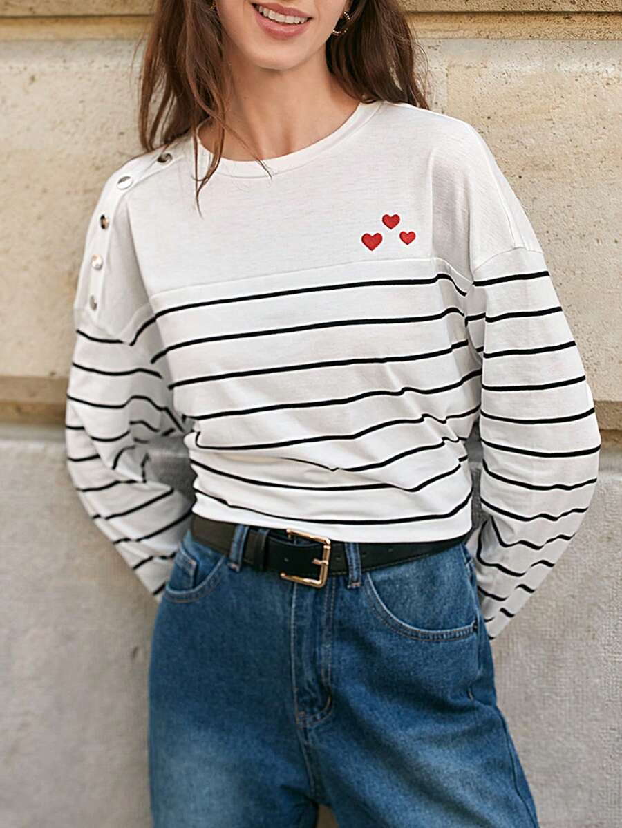 SHEIN Frenchy 條紋和心形印花落肩T恤 - 黑與白 - 查看 1
