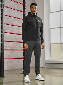 Manfinity Sport Corelite Men Mountain Graphic Zip Up Hooded Sports Jacket