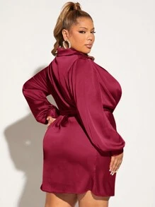 SHEIN SXY 大碼垂領燈籠袖腰帶緞面緊身洋裝 - 酒紅色 - 查看 2