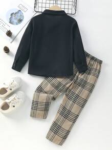 男小童前蝴蝶結襯衫和褲子