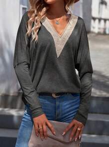 SHEIN LUNE 对比色凸纹蕾丝蝙蝠袖 T 恤图案 T 恤女式上衣 - 深灰色 - 查看 3