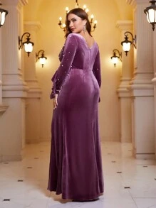 SHEIN Belle 大碼珍珠串珠高衩絲絨伴娘洋裝 - 藕粉色 - 查看 4