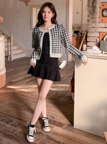 DAZY 格紋前排扣短款開衫 - 黑色 - 查看 7