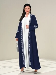 Al Najma 花卉刺绣开襟长袍，端庄长袍