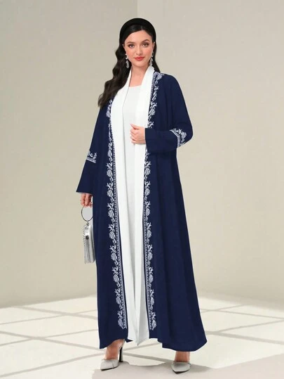 Al Najma 花卉刺绣开襟长袍，端庄长袍