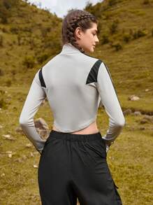 In My Nature Colorblock High Neck Curved Hem Outdoor Tee - Grey - View 2