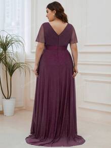 Vestido elegante de dama de honor con cuello cruzado, mangas de mariposa y detalles brillantes