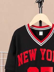 SHEIN 男大童字母圖案條紋飾邊落肩袖運動衫 - 黑色 - 查看 4