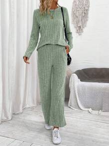 SHEIN LUNE Camiseta unicolor tejida de canalé & Pantalones acampanados