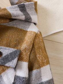 SHEIN Young Girl Plaid Print Flap Pocket Hooded Overcoat Without Tee