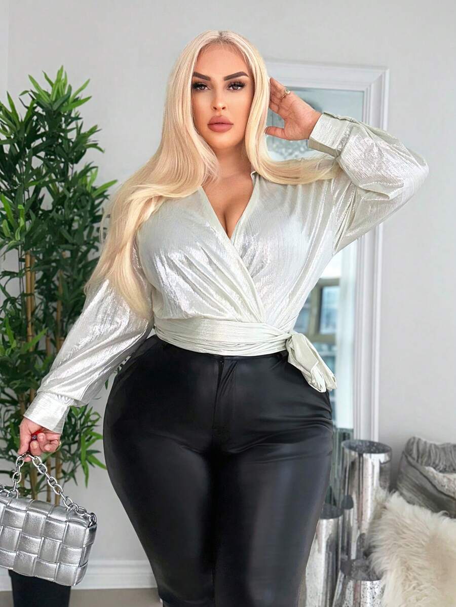 SHEIN SXY Plus Blouse Col Surplis À Nœud Métallique