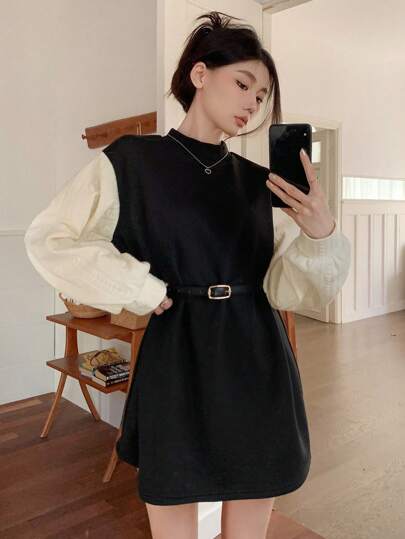 DAZY コントラストスリーブモックネックドレス