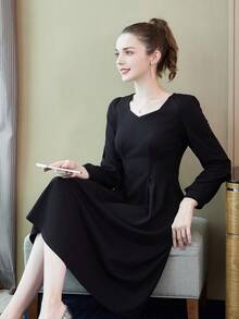 素色雞心領口A字洋裝 - 黑色 - 查看 3