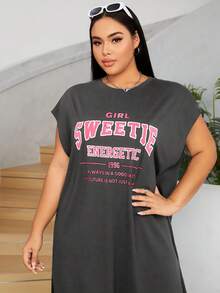 SHEIN EZwear Plus Slogan Graphic Batwing Sleeve Split Hem Tee Dress - Dark Grey - View 4