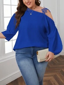 SHEIN Privé 大碼凸花蕾絲貼花不對稱領襯衫 - 寶藍色 - 查看 4