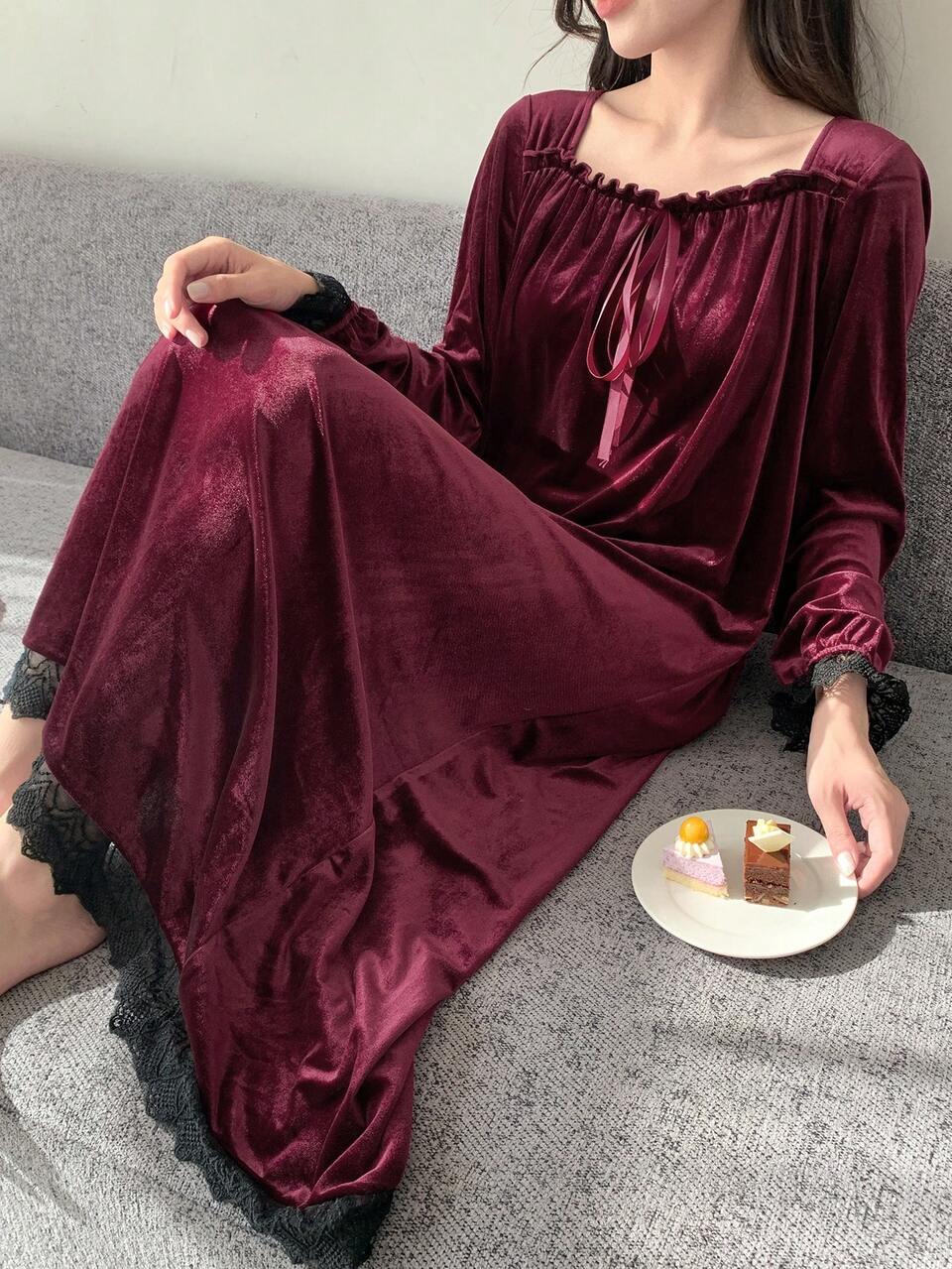 Women's Autumn/Winter Glamorous Velvet Contrast Color Lace Patchwork Nightgown, For Fall Red Women Dresses Pajama,New Year, Moo Moo Night Dress