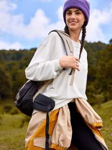 In My Nature 字母貼布落肩袖下擺開叉戶外T恤 - 白色 - 查看 4