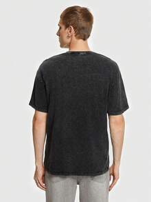 ROMWE MEN Street Life 男士骰子印花圓領休閒t恤 - 黑色 - 查看 3