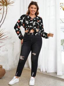 SHEIN Franclia Plus Halloween Print Knot Hem Crop Shirt - Black - View 3