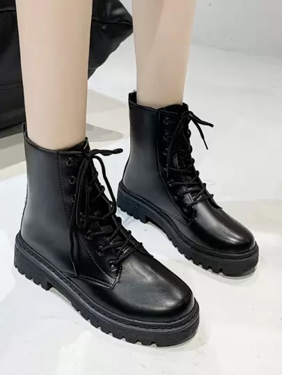 甜美酷炫靴子，女秋冬新款英伦风系带百搭机车厚底踝靴，复古靴，女靴