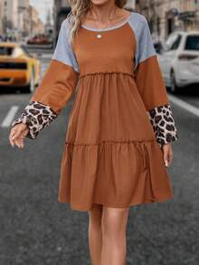 EMERY ROSE In hoa Báo Tay Raglan Xù Hoa Sen Váy Smock - Rỉ Nâu - Xem 6