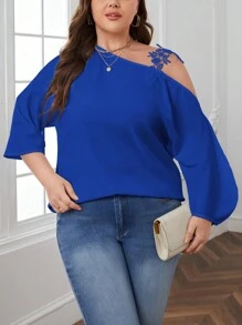 SHEIN Privé 大碼凸花蕾絲貼花不對稱領襯衫 - 寶藍色 - 查看 1