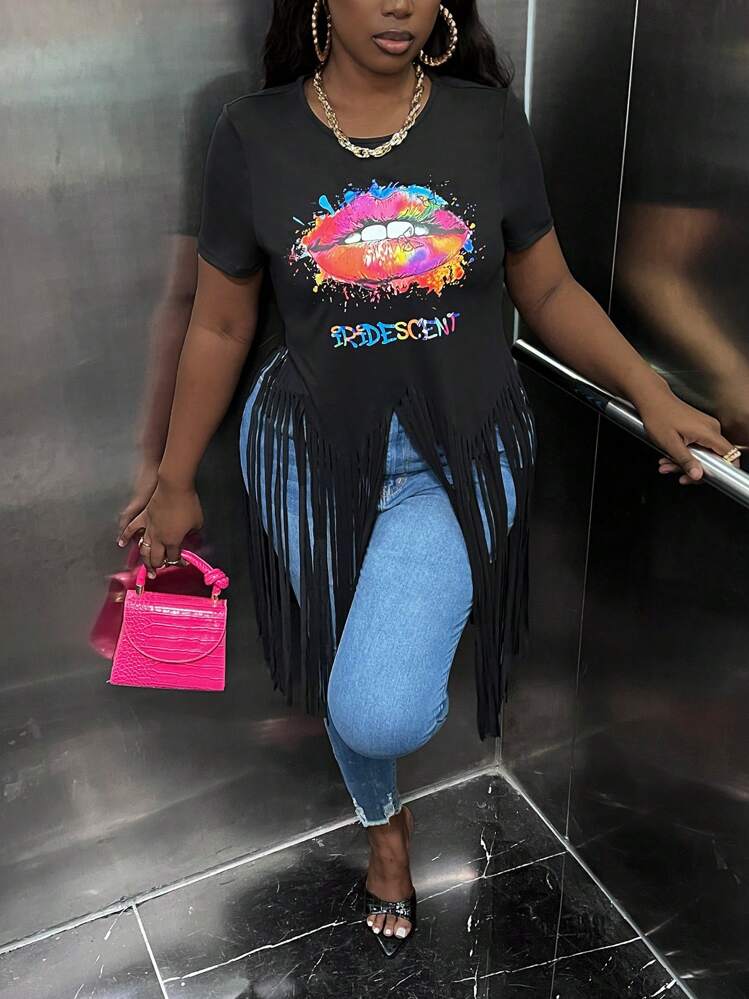 Slaydiva Hơn Đồ họa hình môi và chữ cái Fringe Hem Áo thun - màu đen - Xem 6