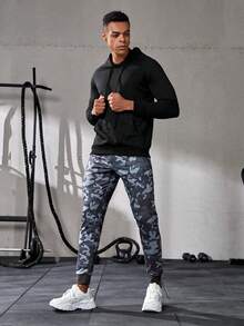 Manfinity Sport Corelite 男士字母图案插肩袖袋鼠口袋抽绳运动卫衣 - 黑色 - 查看 5