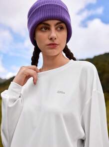 In My Nature 字母貼布落肩袖下擺開叉戶外T恤 - 白色 - 查看 6