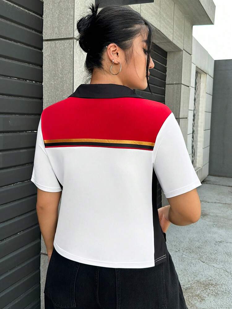 Plus Letter Graphic Contrast Collar Tee