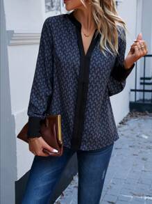 SHEIN LUNE Allover Print Notched Neckline Contrast Trim Blouse - Grey - View 4