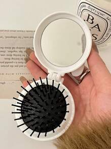 Lược bỏ túi/Lược chải tóc có thể gập lại kèm gương mini, 1 gương trang điểm tròn nhỏ gọn kèm lược chải tóc, Gương du lịch di động cho phụ nữ & bé gái, Quà tặng cho phụ nữ, mẹ, vợ, chị gái, bạn gái tuổi teen, Gương trang điểm nhỏ gọn, Gương bỏ túi, Gương nhỏ, Phòng khách, Phòng ngủ, Phòng tắm, Trang trí nhà cửa, Đồ du lịch, Đám cưới, Tiệc tùng, Sinh nhật, Quà tặng cho nam giới, Mẹ, Bố, Bạn thân, Giáo viên, Năm mới, Phụ kiện, Quà tặng vui nhộn, Giá rẻ, Quà tặng tất, Trang điểm, Dụng cụ trang điểm, Đồ giá rẻ, Quà tặng, Quà tặng cho phụ nữ, Quà tặng Giáng sinh - Đen và trắng - Xem 1