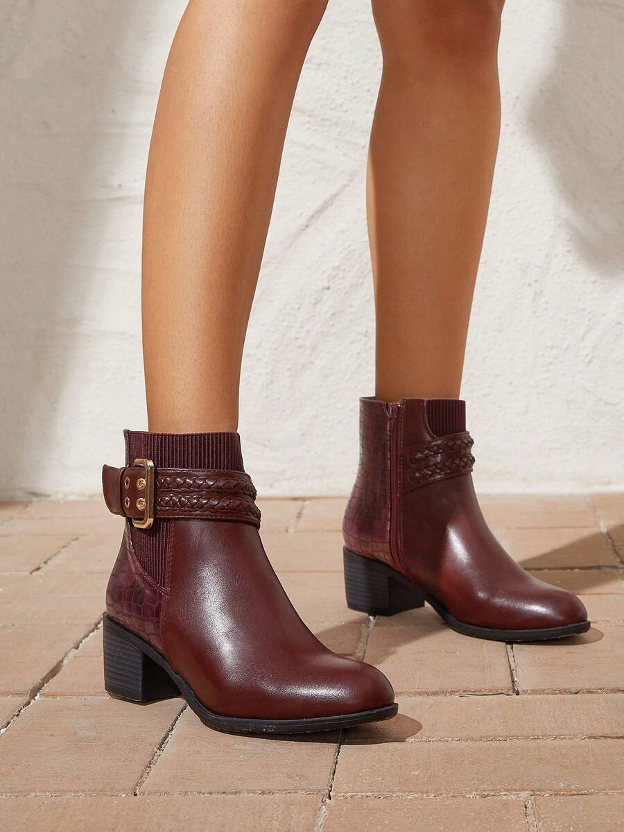 SheIn VCAY 時尚女性冬天靴子適用於戶外穿戴