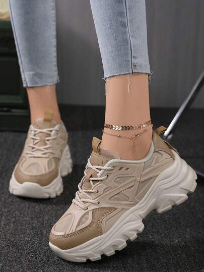 2025 Automne Chaussures de sport à lacets légères, respirantes et confortables pour femmes avec design de Baskets épaisses