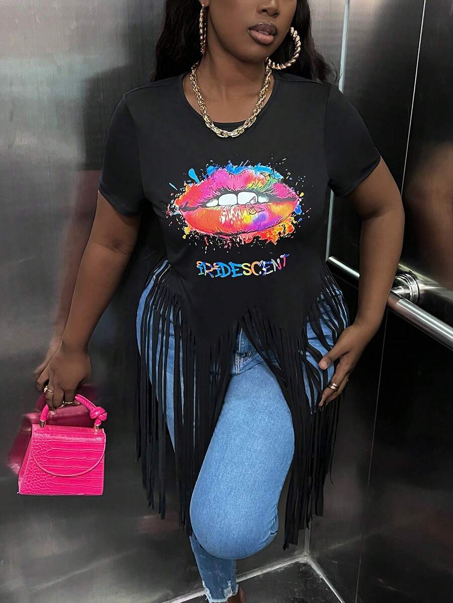 Slaydiva Plus Lip & Letter Graphic Fringe Hem Tee - Black - View 1