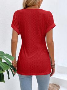 SHEIN LUNE 新年撞色花边镂空刺绣开衩下摆T恤 - 紅色 - 查看 2