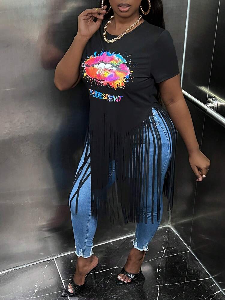 Slaydiva Hơn Đồ họa hình môi và chữ cái Fringe Hem Áo thun - màu đen - Xem 3