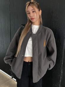 DAZY Đồ họa Chữ cái Dây kéo Áo khoác bomber - Màu xám đen - Xem 2