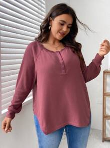 SHEIN LUNE Talla grande Camiseta con botón delantero de manga raglán - Rojo violeta - Ver 5