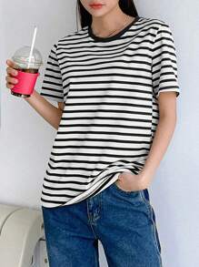 DAZY Striped Print Tee