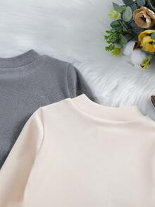 SHEIN 女小童2入組小高領刺繡蝴蝶結圖案T恤 - 彩色 - 查看 4