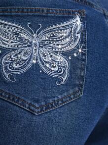 SHEIN SXY 大碼水鑽蝴蝶樣式牛仔喇叭褲 - 深色水洗藍 - 查看 3