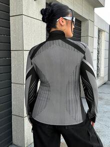 SHEIN Coolane Talla grande Camiseta con estampado de letra de cuello alto - Blanco y Negro - Ver 2