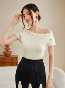 Modelyn 不对称领口毛衣 & 拼色针织裙（无腰带）2 件套 - 杏色 - 查看 5