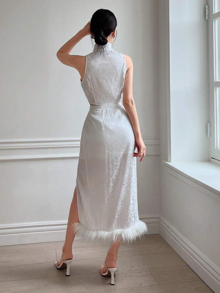 New Chinese Style White Party Cheongsam Collar Buttons Hollow Out Women Set (Faux Fur Trimmed Hem)