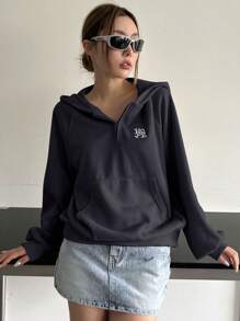 DAZY Đồ họa Chữ cái Tay Raglan Một nửa khóa kéo Hoodie - Màu xám đen - Xem 3