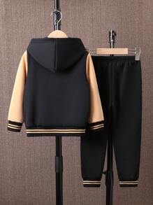 Young Boy Letter Patched Striped Trim Hooded Jacket & Sweatpants Without Tee