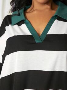 SHEIN CURVE+ 大碼條紋印花拼接領落肩T恤 - 黑色 - 查看 5