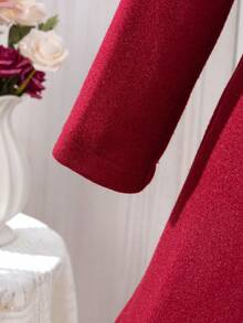 SHEIN Cô Gái Trẻ 1 Miếng Viền Ruffle Nút phía trước Áo khoác Đối với Giáng sinh - Màu Đỏ Sâu - Xem 6