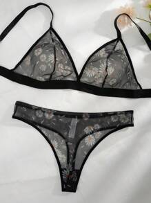 PetitDoll 2pcs Plus Size Women Daisy Mesh Sexy Lingerie Set - Black - View 1